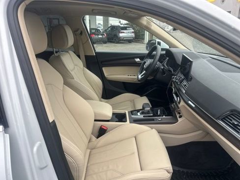 Used 2024 Audi Q5 e Premium Plus image 12