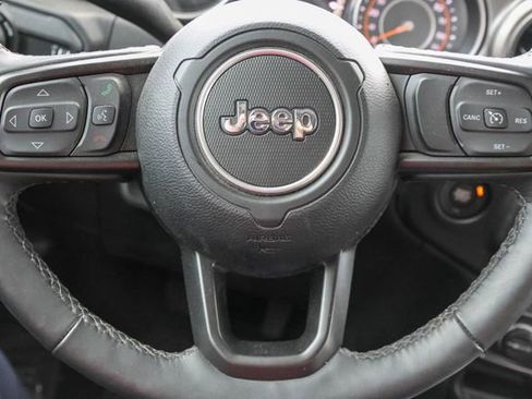 Used 2023 Jeep Gladiator Willys image 22