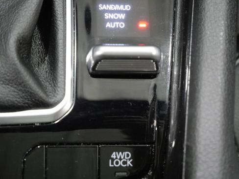 Used 2023 Jeep Compass Latitude w/ Sun and Sound Group AWD/4WD image 21