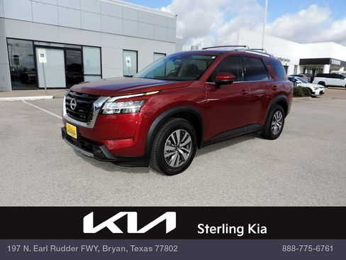 Used 2023 Nissan Pathfinder SL FWD image 1