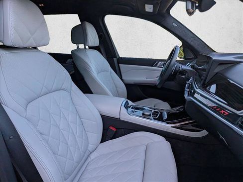 Used 2024 BMW X7 xDrive40i w/ M Sport Package AWD/4WD image 18