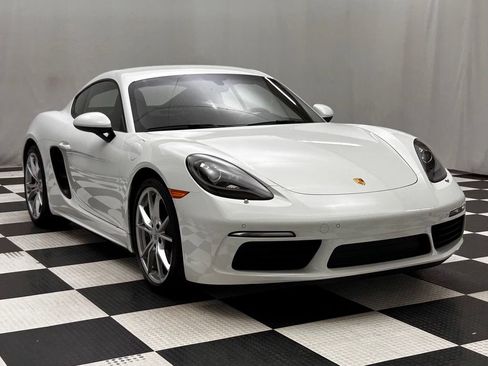 Used 2025 Porsche 718 Cayman RWD image 2