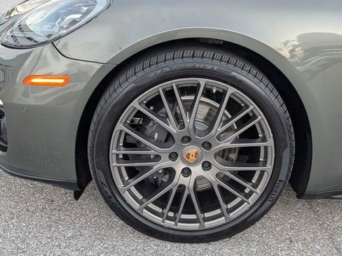 Used 2023 Porsche Panamera Platinum Edition image 4