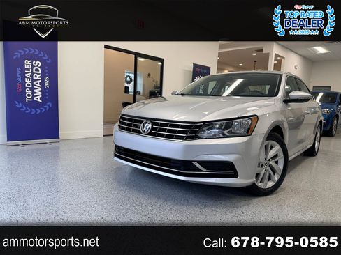 Used 2018 Volkswagen Passat 2.0T SE image 1