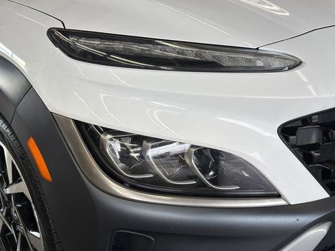 Used 2022 Hyundai Kona Limited image 3