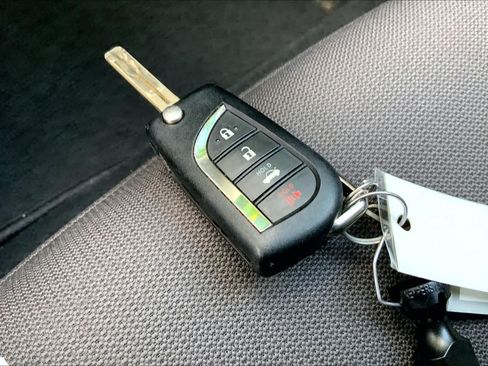 Used 2025 Toyota Corolla LE FWD image 14
