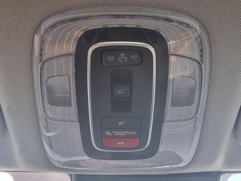 Used 2024 Hyundai Elantra Limited FWD image 11