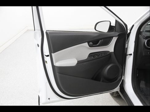 Certified 2023 Hyundai Kona SEL AWD/4WD image 4