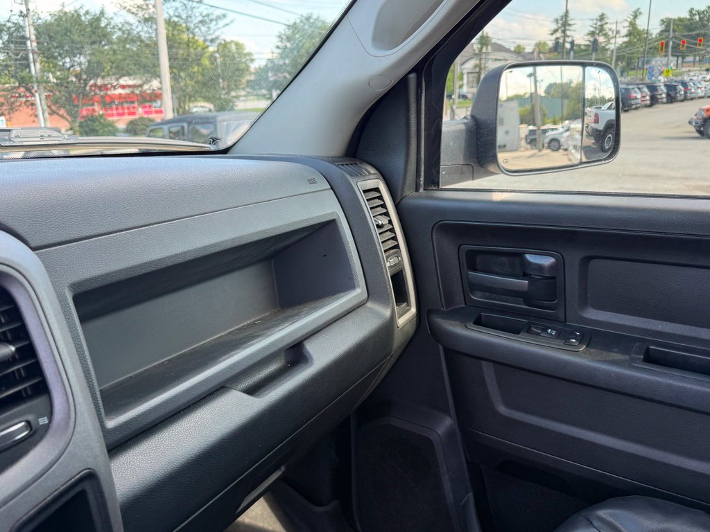 Used 2018 RAM 1500 Express w/ Express Value Package AWD/4WD image 24