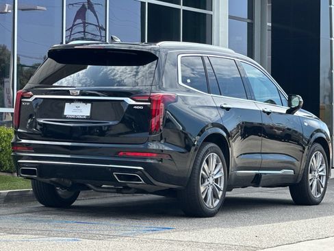 Used 2023 Cadillac XT6 Premium Luxury FWD image 4