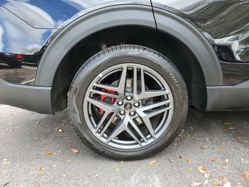 Used 2025 Ford Explorer ST-Line w/ ST-Line Street Pack image 9