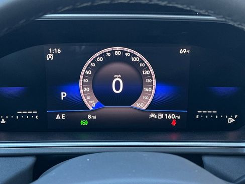 New 2026 Volkswagen Taos SE FWD image 24