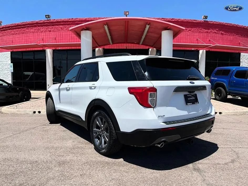Used 2021 Ford Explorer XLT w/ Equipment Group 202A RWD image 5