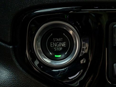 Used 2022 Chevrolet Silverado 1500 ZR2 w/ Technology Package image 21