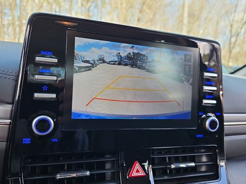 Used 2022 Hyundai Ioniq SE image 21