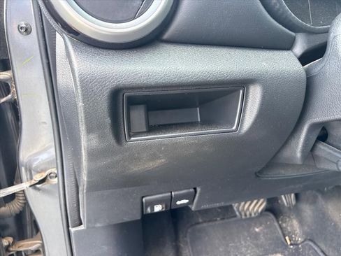 Used 2020 Nissan Versa SR image 19