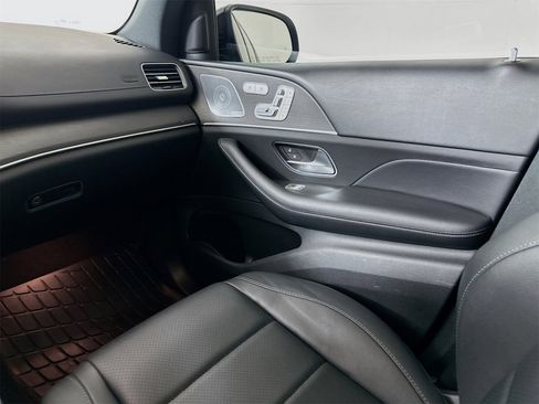 Used 2023 Mercedes-Benz GLS 450 4MATIC image 25