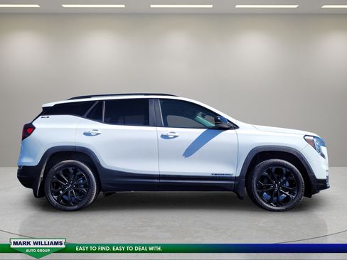 Used 2022 GMC Terrain SLE w/ Driver Convenience Package AWD/4WD image 2
