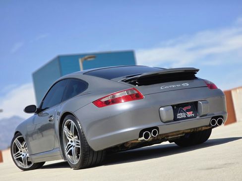 Used 2006 Porsche 911 Carrera S RWD image 2