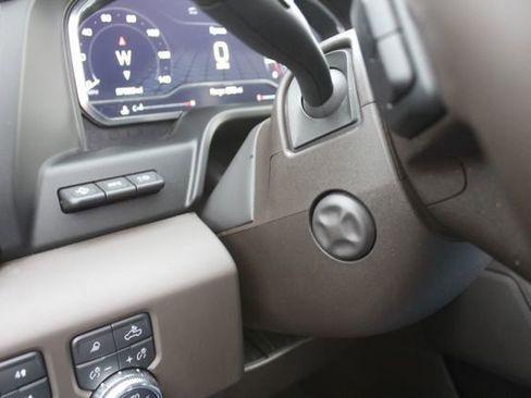 Used 2024 GMC Sierra 1500 Denali w/ Technology Package AWD/4WD image 28