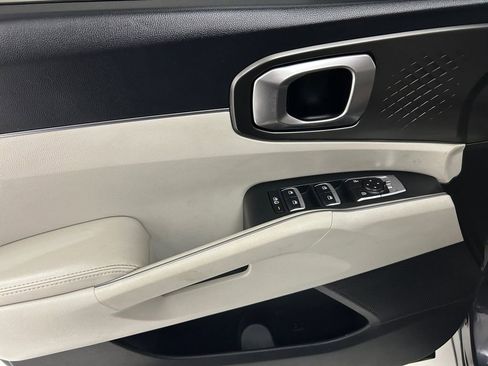 Used 2023 Kia Sorento EX image 12