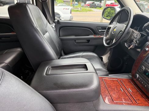 Used 2013 Chevrolet Avalanche LTZ AWD/4WD image 70