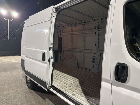 Used 2023 RAM ProMaster 2500 FWD image 8