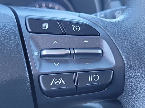 Used 2023 Hyundai Kona SE AWD/4WD image 6