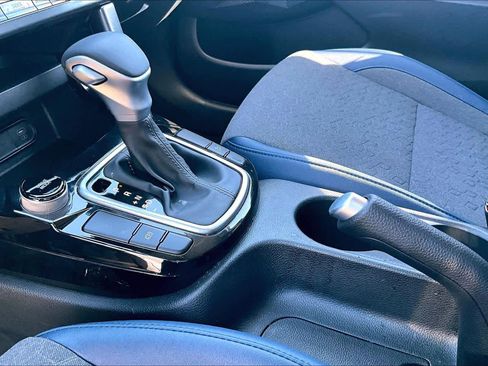 Used 2025 Kia Seltos S image 14