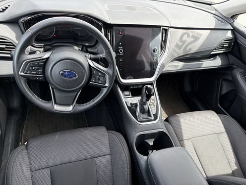 Used 2025 Subaru Outback Premium AWD/4WD image 12