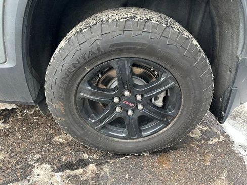 Used 2023 GMC Acadia AT4 w/ Technology Package image 12