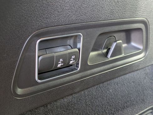 Used 2023 Mercedes-Benz GLS 450 4MATIC image 35