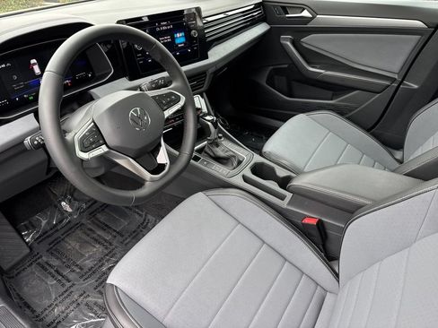 Used 2026 Volkswagen Jetta SE FWD image 10