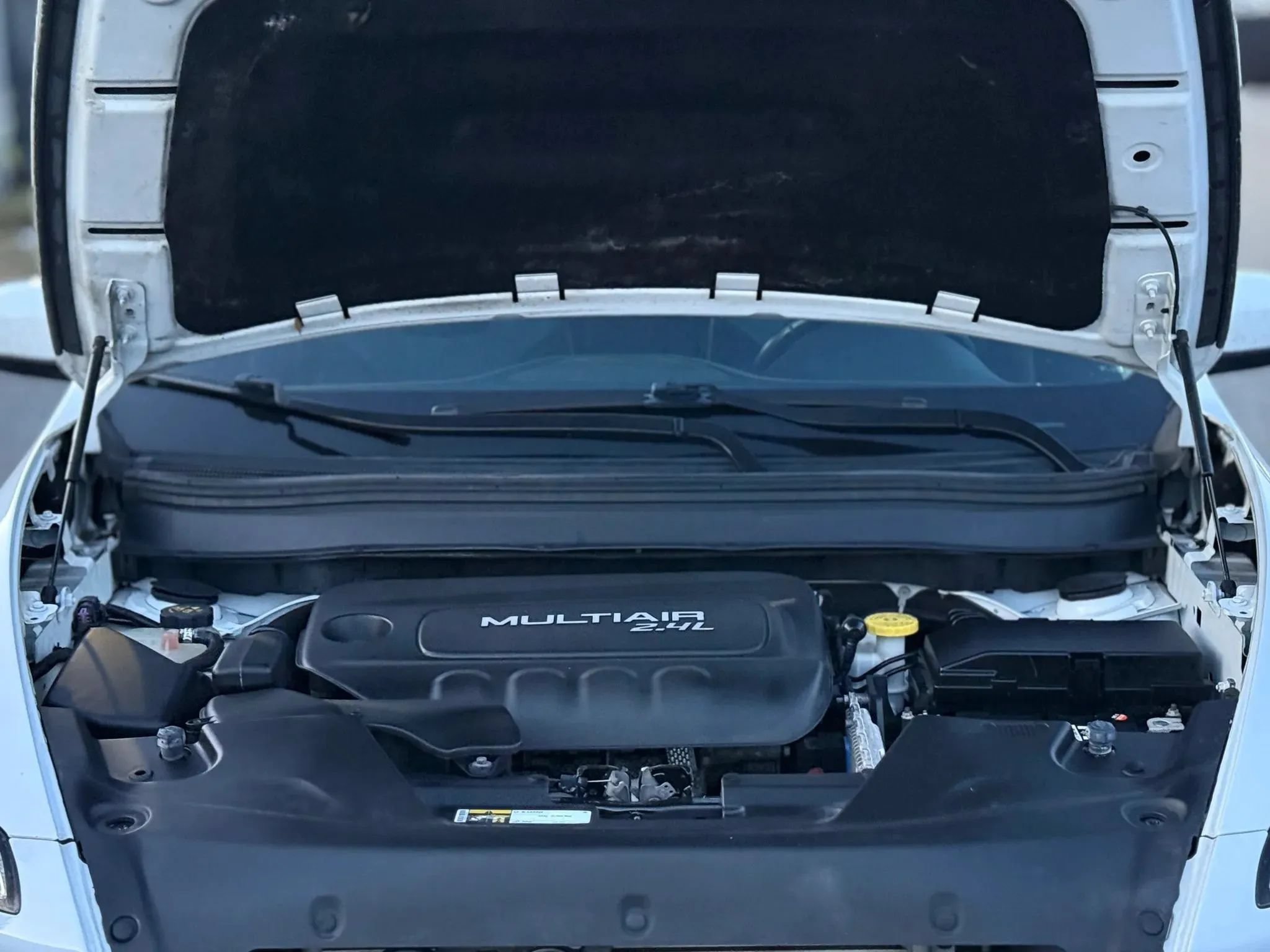Used 2018 Jeep Cherokee Latitude Plus FWD image 28