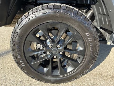 Used 2024 Jeep Gladiator Sport image 12