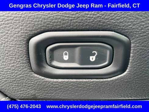 Used 2023 Jeep Wrangler Unlimited Sahara w/ Cold Weather Group AWD/4WD image 43
