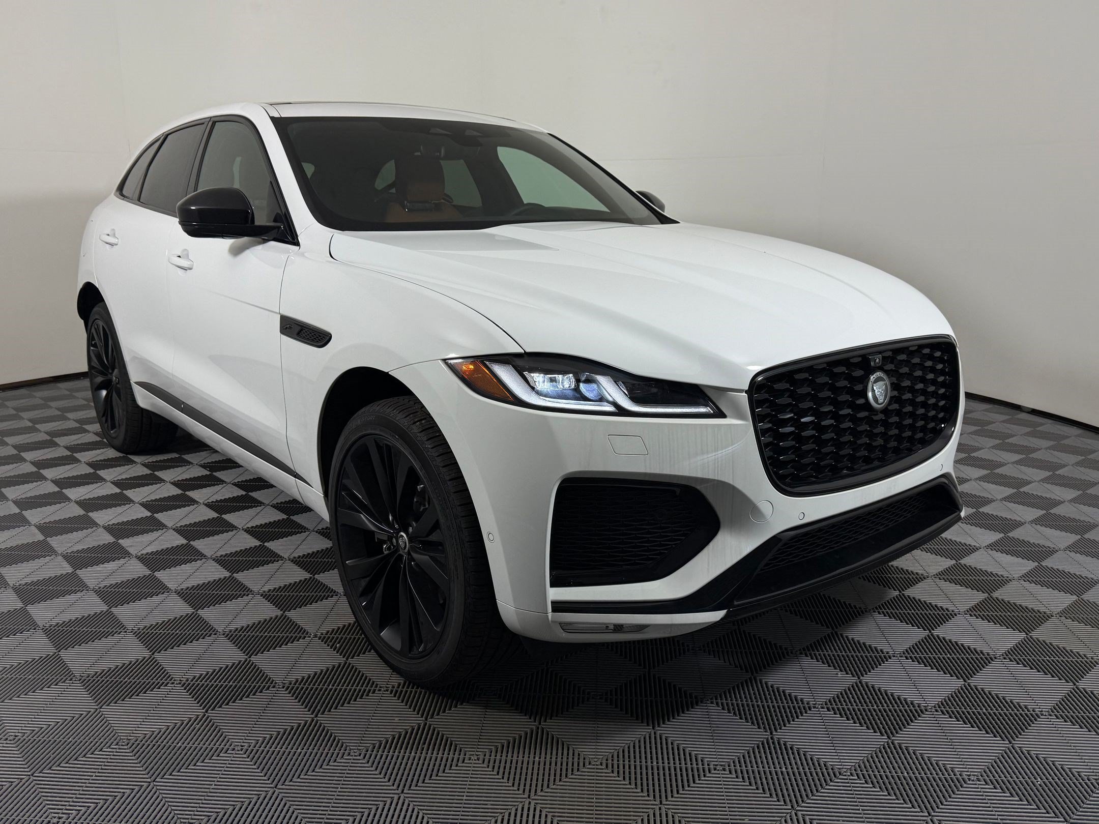 New 2026 Jaguar F-PACE R-Dynamic S AWD/4WD image 6