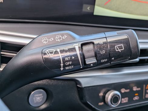 Certified 2025 Kia Sorento S image 31