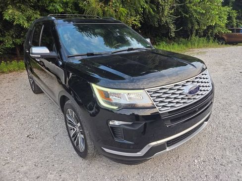 Used 2018 Ford Explorer Platinum AWD/4WD image 3