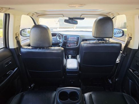 Used 2018 Mitsubishi Outlander SEL image 45