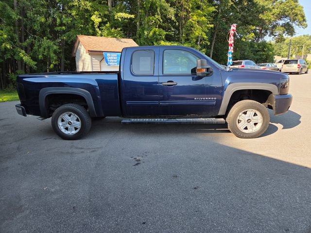 Used 2011 Chevrolet Silverado 1500 LT w/ All-Star Edition AWD/4WD image 7