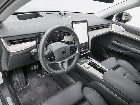 Certified 2025 Volvo EX90 Ultra image 13