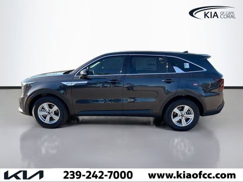 New 2026 Kia Sorento LX image 2