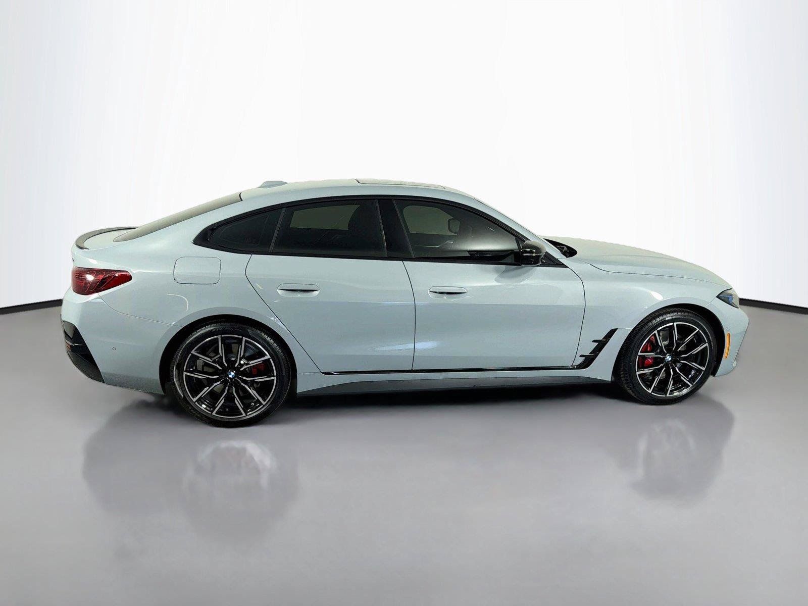 New 2026 BMW 430i xDrive w/ M Sport Package AWD/4WD image 4