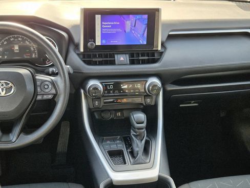Used 2025 Toyota RAV4 XLE FWD image 17