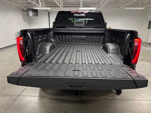 New 2025 GMC Sierra 2500 Denali Ultimate image 17