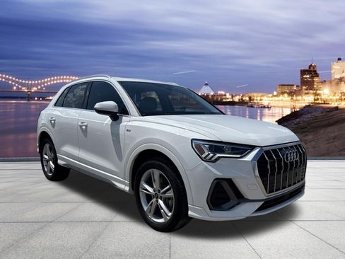 Used 2023 Audi Q3 2.0T Premium w/ Convenience Package AWD/4WD image 4