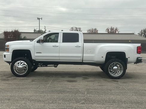 Used 2015 Chevrolet Silverado 3500 High Country w/ Duramax Plus Package image 7