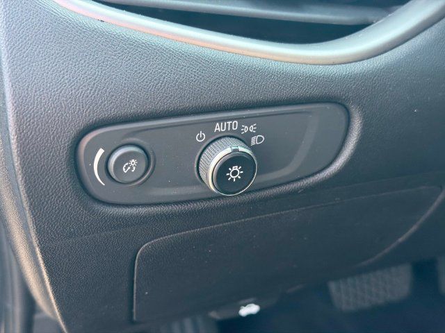 Used 2022 Chevrolet Malibu LT FWD image 23