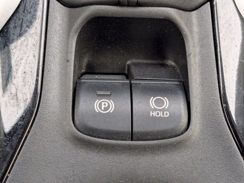 Used 2021 Toyota Corolla LE FWD image 23